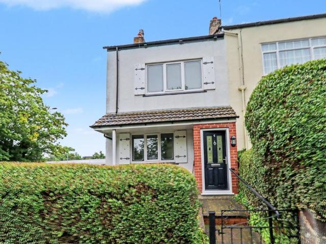 School Street, Golborne, WA3 3 bed end of terrace house to rent £950 pcm £219 pw