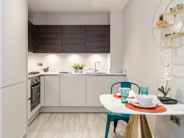 School Passage, Southall, UB1 1 bed apartment to rent £1,400 pcm £323 pw