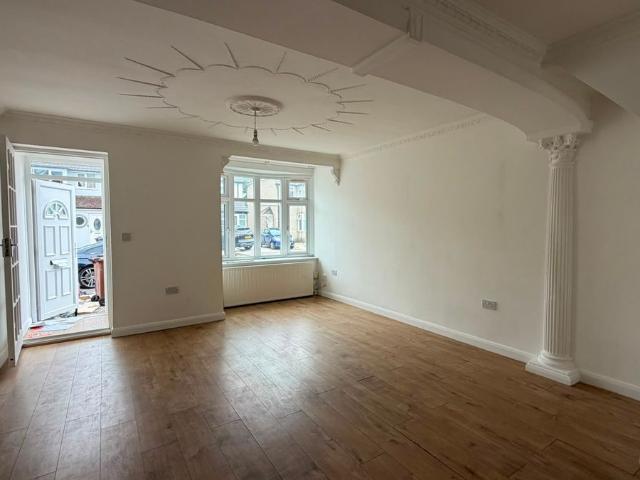 School Road, Dagenham RM10, 3 bed detached house to rent, £2,300 pcm | PrimeLocation