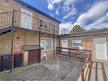 School Road, Donnington TF2, 2 bed flat to rent, £725 pcm | PrimeLocation