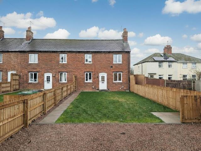 School Road, Evesham, WR11 1 bed end of terrace house to rent £950 pcm £219 pw