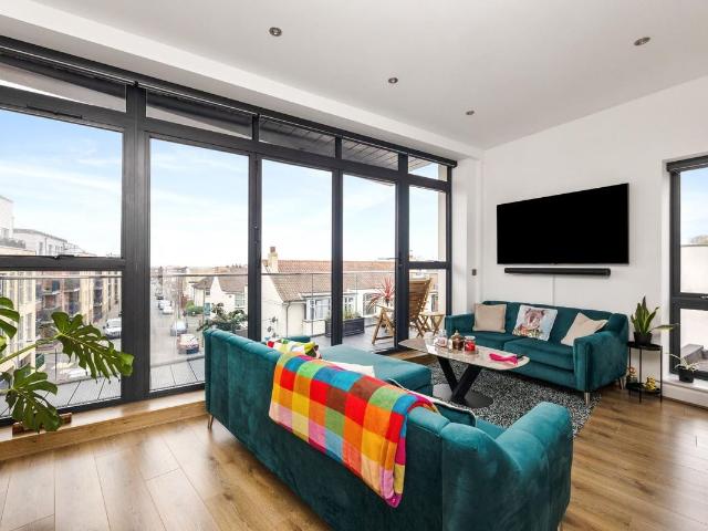 School Road, Hove BN3, 2 bed flat to rent, £2,200 pcm | PrimeLocation