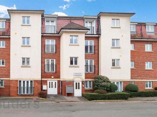 Schoolgate Drive, Morden 2 bed flat to rent £1,750 pcm £404 pw