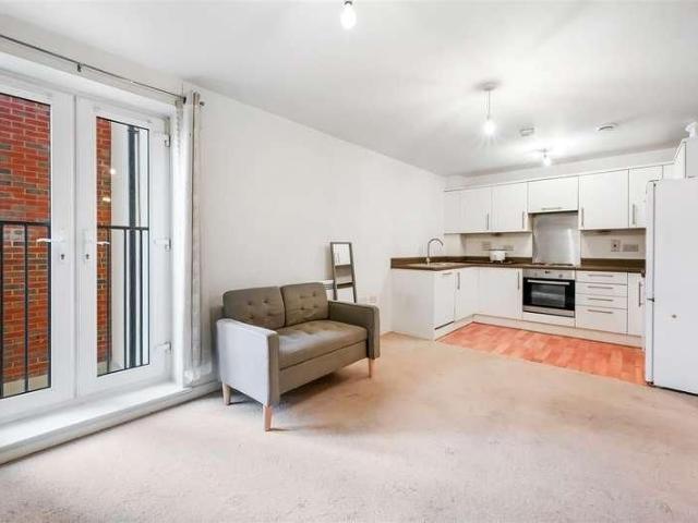Schoolgate Drive, Morden, SM4