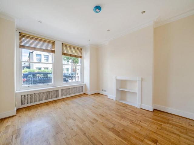 Scholars Road, Balham, London, SW12 4 bed house to rent £5,000 pcm £1,154 pw