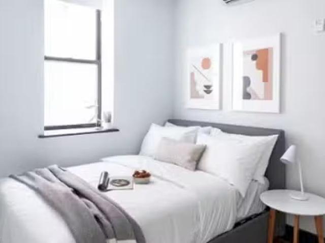 Scholes St, Brooklyn, NY