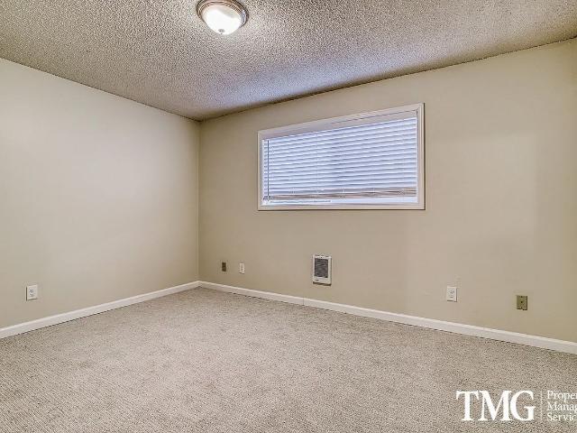 Scholls Royal Apartments 2 Bedroom Apartment for Rent at 6500 Sw Scholls Ferry Rd, Raleigh Hills, OR 97223 Raleigh Hills