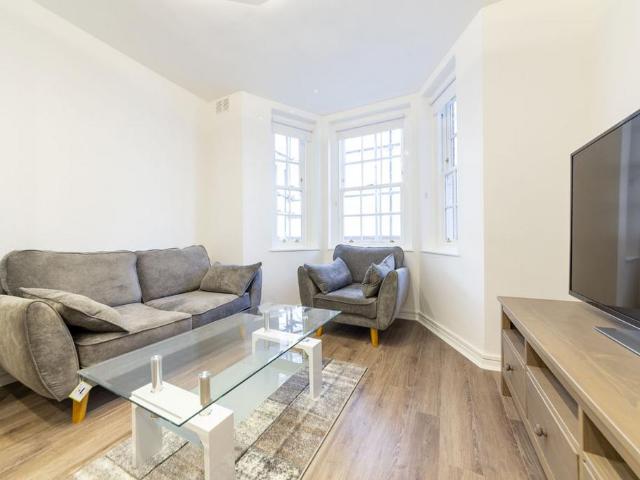 Schomberg House, London SW1P 2 bed flat to rent £2,995 pcm £691 pw
