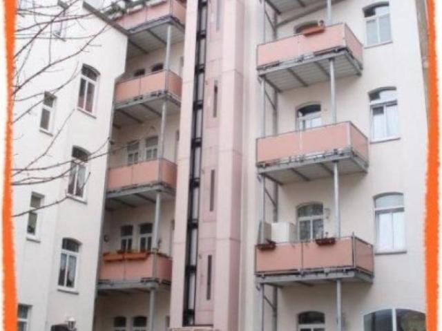 Schön geschnittene 3 Zimmer Wohnung mit Personenaufzug, BALKON und Gäste WC zu vermieten!