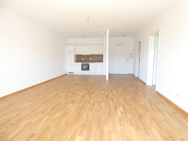 Schön geschnittene 2 Zi. Whg. | EBK | Balkon | Parkett | FBH | Stellpl. mgl. | barrierefrei
