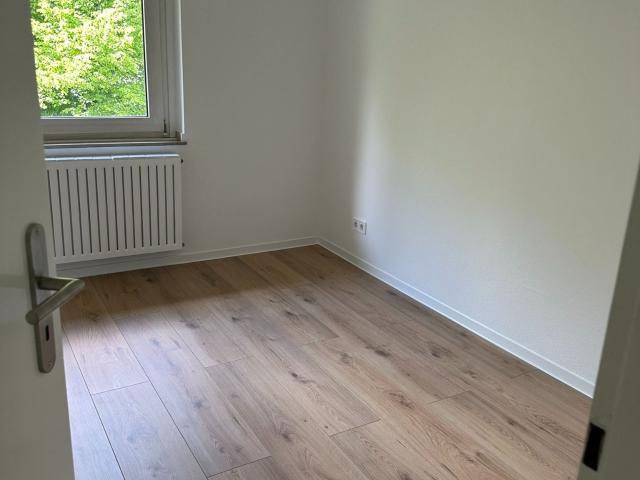 schön sanierter Wohnkomfort im 3. OG mit Balkon und 73,28 m² Wohnfläche in Essen Fischweiher