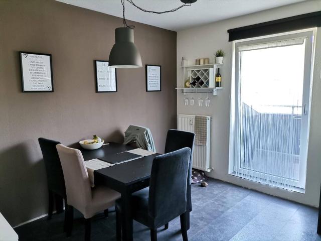 Schöne 3 4 Zimmer Wohnung mit Garten