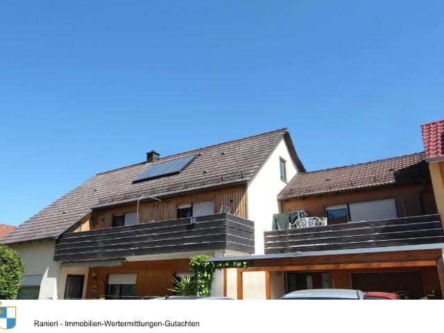 Schöne 3 4 Zimmer Dachgeschosswohnung mit Einbauküche, großem Balkon und zusätzlichem Dachboden