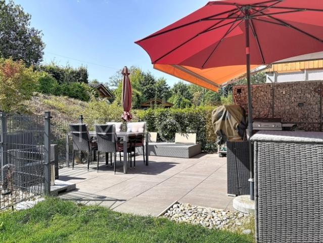 Schöne 3,5 Quadratfuß mit Terrasse und Garten