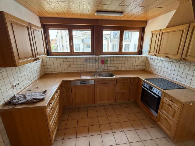 Schöne 3,5 Zi. Wohnung mit EBK, Loggia, Garage und Stellplatz in NU Burlafingen