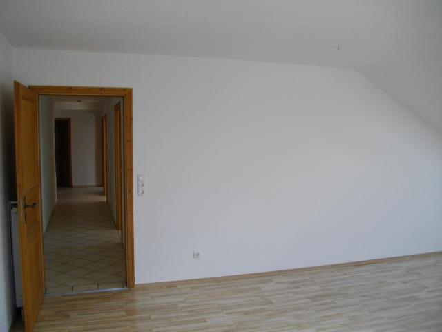 Schöne 3,5 Zimmer Wohnung mit Balkon in Königsdorf Osterhofen