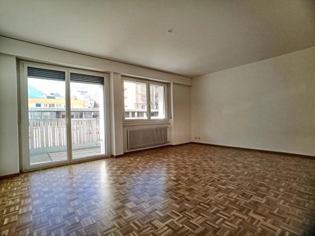 Schöne 3,5 Zimmer Wohnung im 6. Stock in Martigny