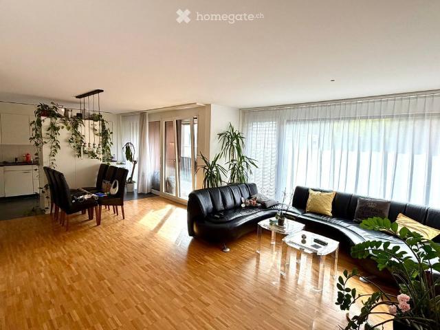 Schöne 3.5 Zimmer Wohnung in Fällanden
