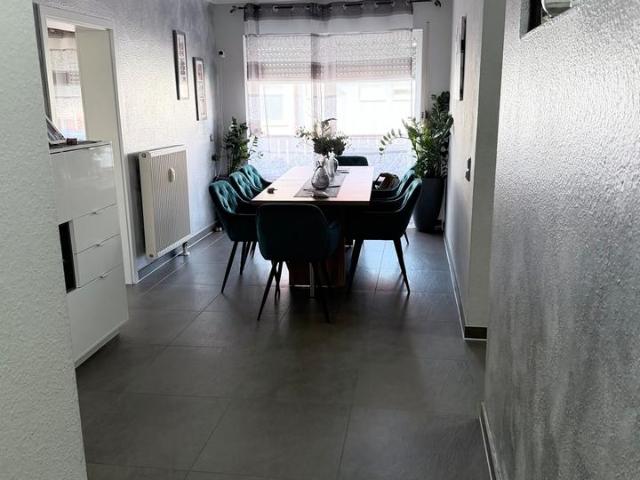 schöne 3,5 Zimmer ETW mit Garage