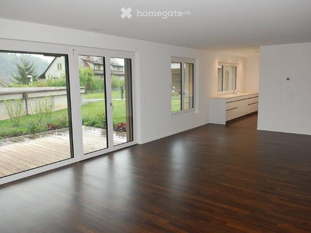 Schöne 3.5 Zimmer Gartenwohnung mit grosser Terrasse