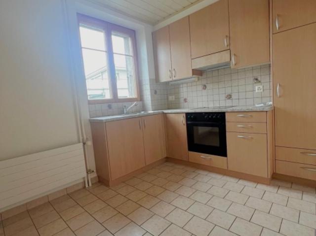Schöne 3.5 Zimmerwohnung im 1. OG