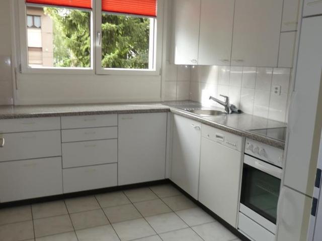 Schöne 3.5 Zimmerwohnung mit Balkon