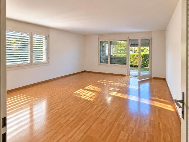 Schöne 3.5 Zimmerwohnung mit Sitzplatz im EG süd