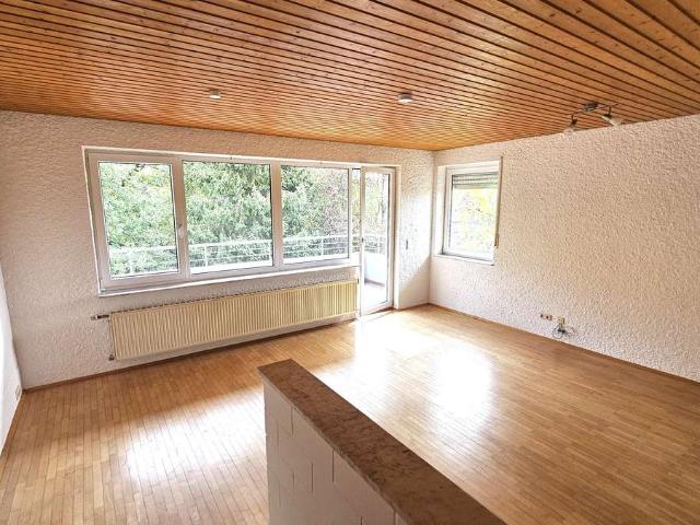 Schöne 3 Z.K.Bad Wohnung mit Balkon in ruhiger Randlage von Diefflen