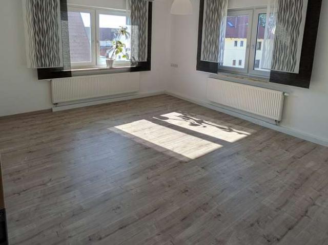 Schöne 3 ZKB Wohnung im 1. OG