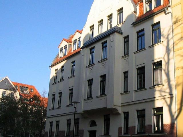 Schöne 3 Zi WE mit Balkon, Laminat und Wannenbad in der südlichen Innenstadt