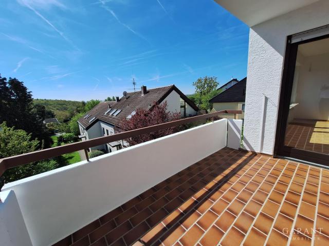 Schöne 3 Zi. Whg. mit Südbalkon und TG Stellplatz in Stuttgart Riedenberg