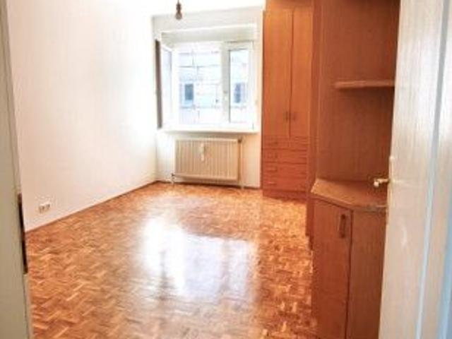 Schöne 3 Zi Wohnung mit Balkon Perfekt für WG
