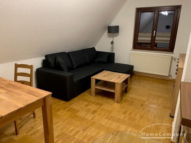 Schöne 3 Zi. Dachgeschoss Wohnung in ruhiger Lage. Garten zur Mitbenutzung