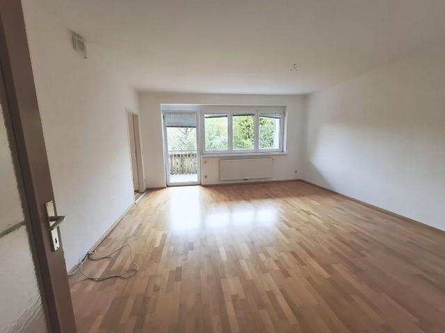Schöne 3 Zimmerwohnung mit Balkon in der Nibelungenstadt