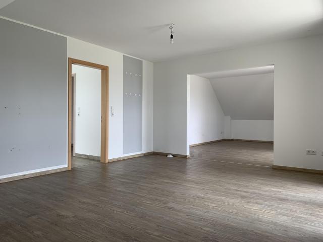 schöne 3 Zimmerwohnung mit Einbauküche/Diele/Bad in ruhiger Lage in Kerpen Sindorf zu vermieten