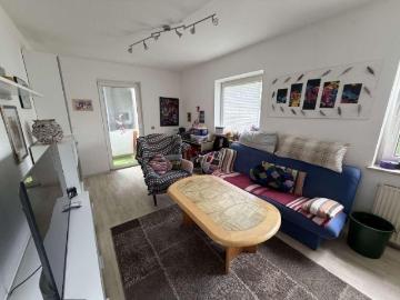 Schöne 3 Zimmerwohnung mit Stellplatz zentral in Ebersdorf