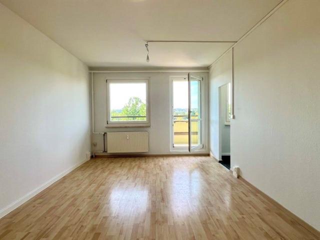 Schöne 3 Zimmerwohnung in oberster Etage mit Balkon, Bad mit Dusche!