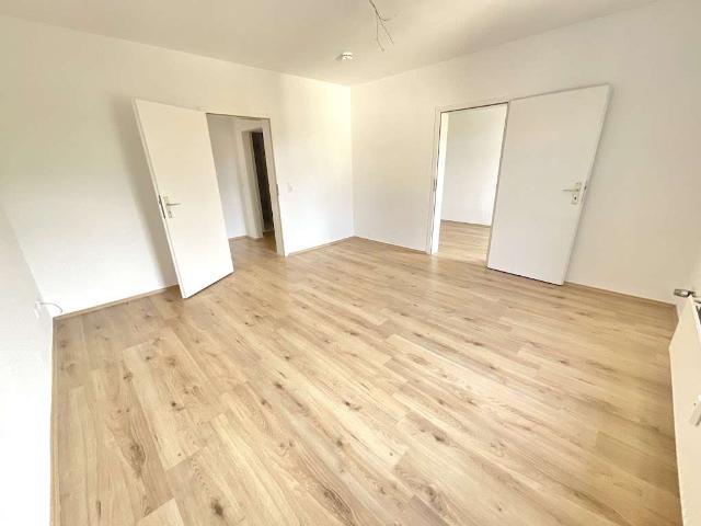 Schöne 3 Zimmerwohnung in denkmalgeschützten Objekt