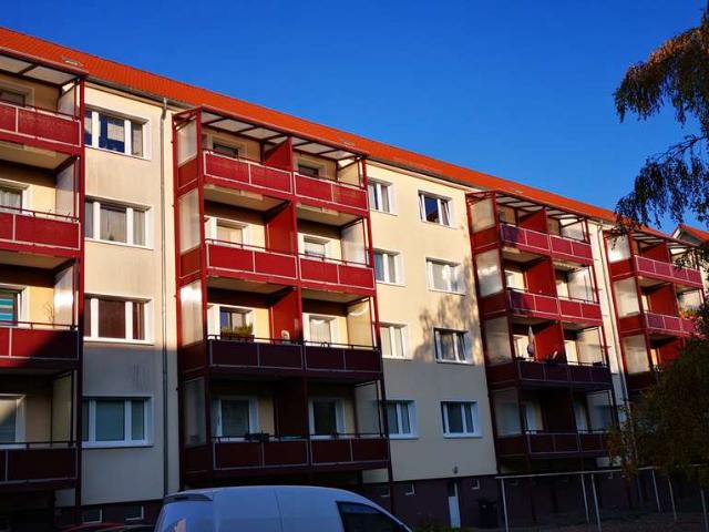 Schöne 3 Zimmer 2.OG mit Balkon