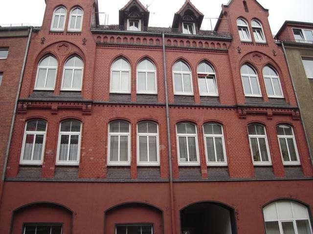 Schöne 3 Zimmer Altbauwohnung 1.OG, citynah