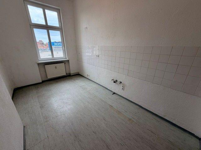 Schöne 3 Zimmer Altbauwohnung mit Balkon!
