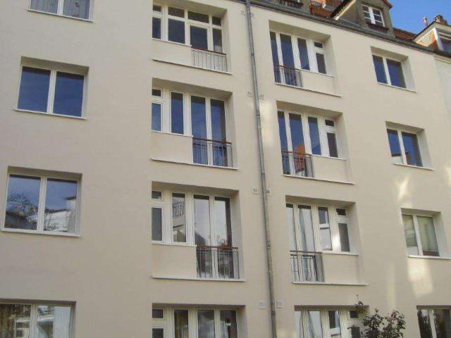Schöne 3 Zimmer Altbauwohnung mit Balkon