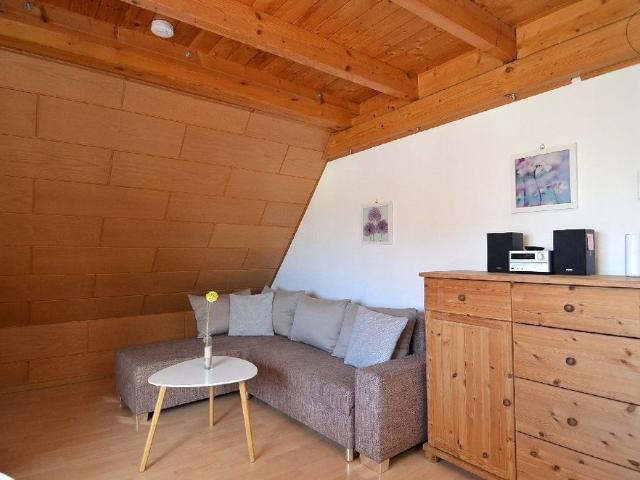 Schöne 3 Zimmer Dachgeschosswohnung in Weil am Rhein Märkt, möbliert