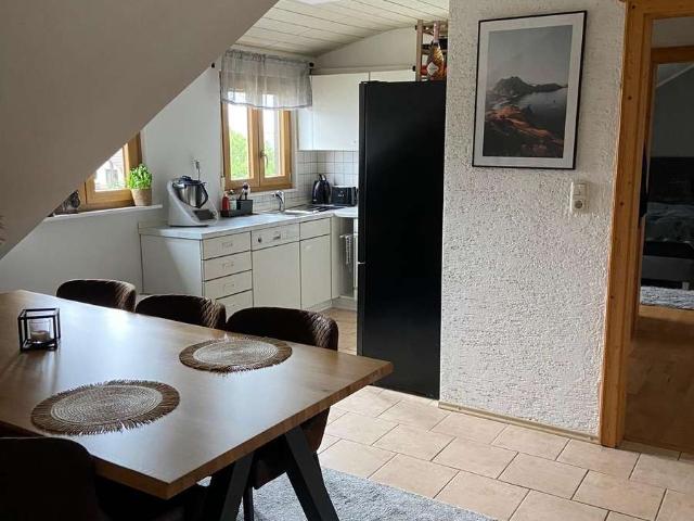 Schöne 3 Zimmer Dachgeschosswohnung in zentraler Lage von Krondorf