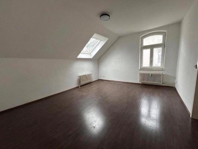 Schöne 3 Zimmer Dachgeschosswohnung in Duisburg 47166 ab 01.11