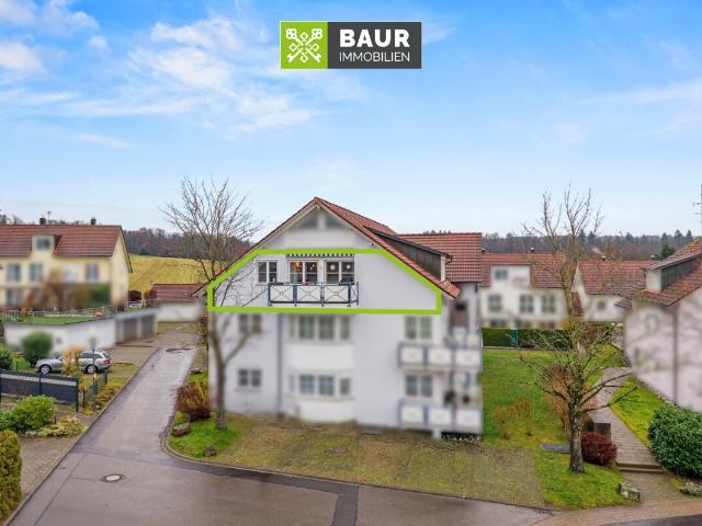Schöne 3 Zimmer Dachgeschosswohnung mit Balkon in Mochenwangen