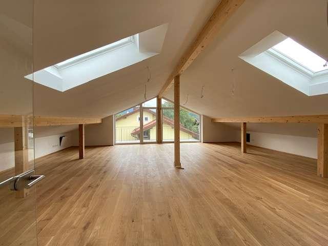 Schöne 3 Zimmer Dachgeschosswohnung mit Balkon in Bad Reichenhall
