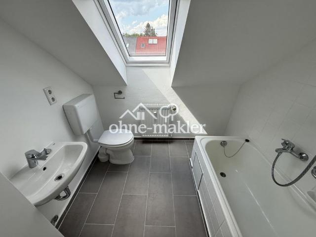 Schöne 3 Zimmer Dachgeschosswohnung mit Balkon in Bayreuth