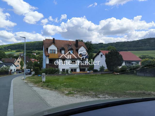 Schöne 3 Zimmer Dachgeschosswohnung mit Weitblick in ruhiger Lage in 91238 Offenhausen