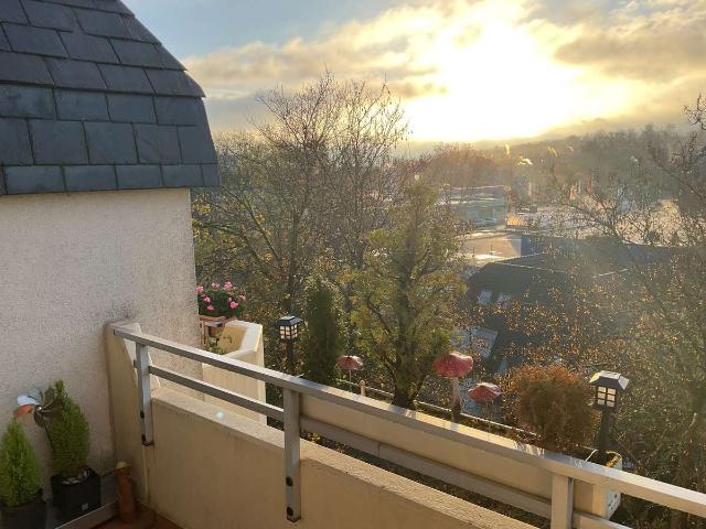 schöne 3 Zimmer DG Wohnung mit Balkon in der Wohnanlage Im Walpurgistal